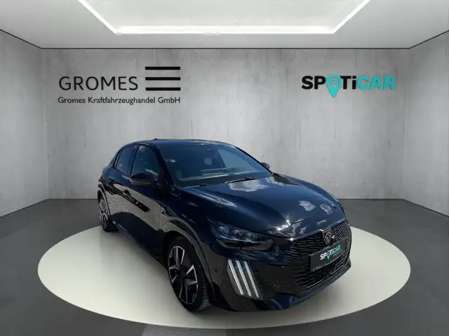 Peugeot 208 main image
