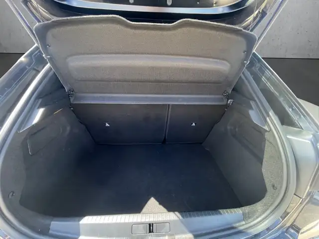 Peugeot 208 view 7