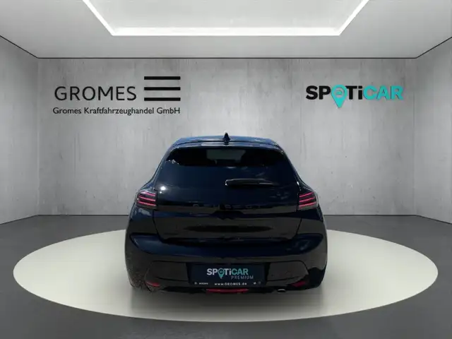 Peugeot 208 view 4