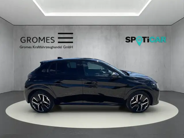 Peugeot 208 view 2