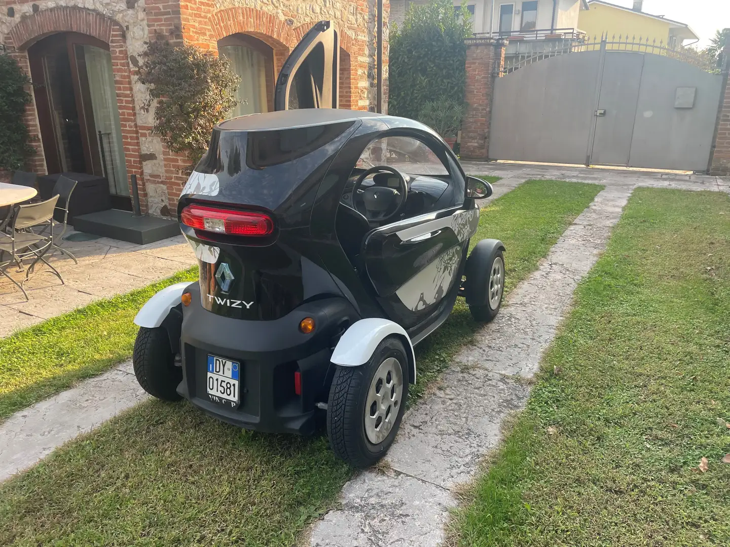 Renault Twizy 80 (125) Fekete - 2
