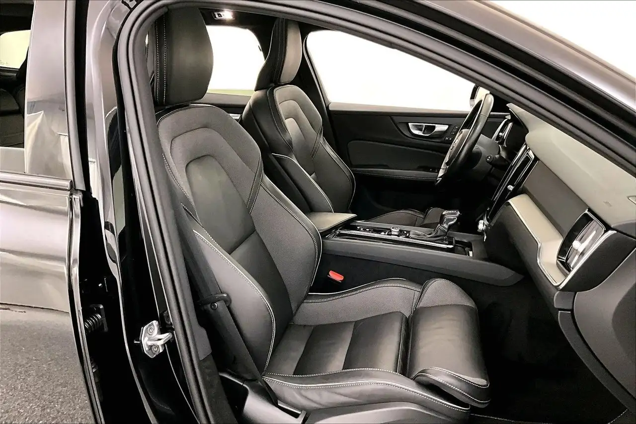 Volvo V60 снимка Volvo V60