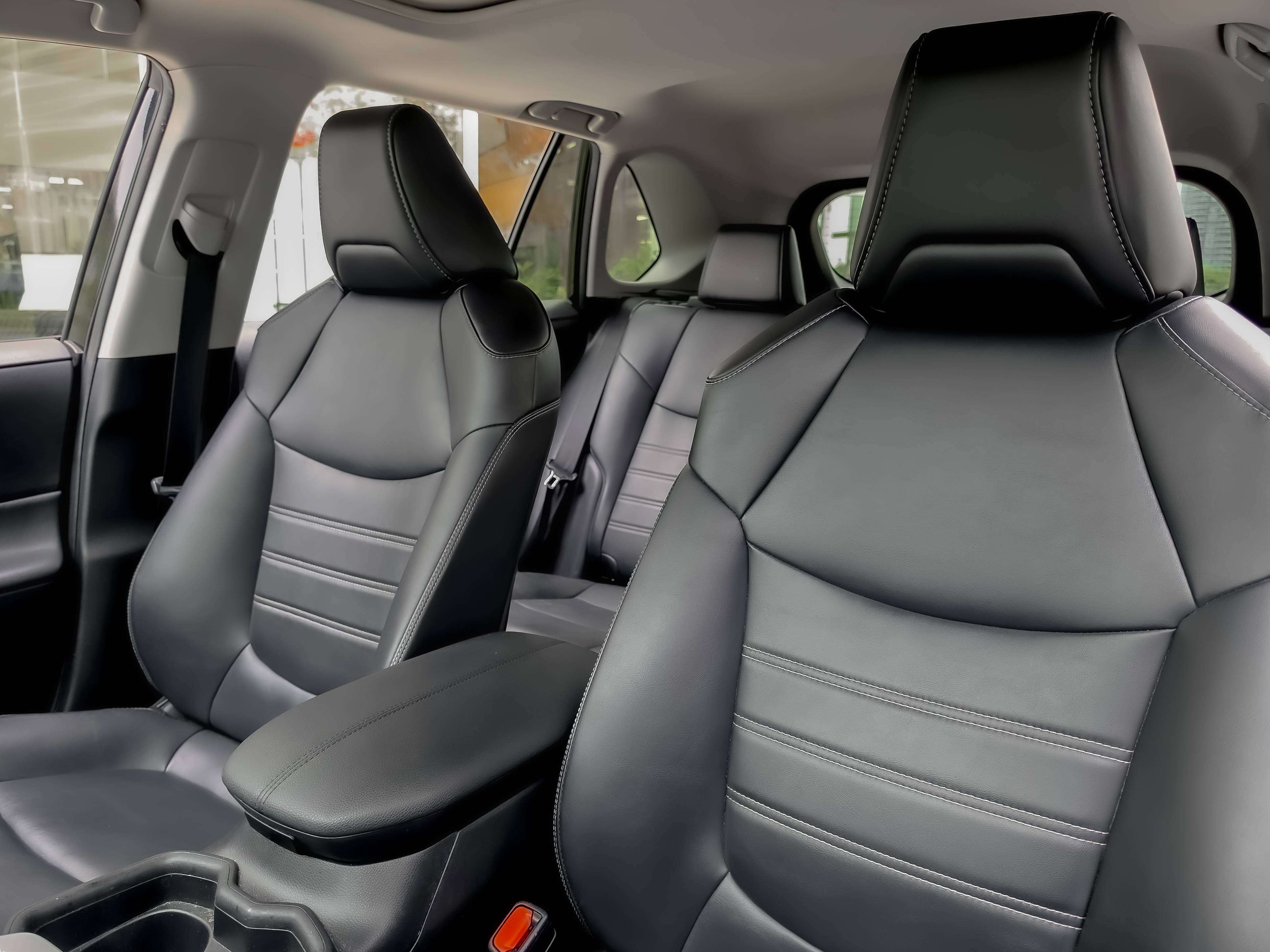 used 2020 Toyota RAV4 car, priced at $26,550