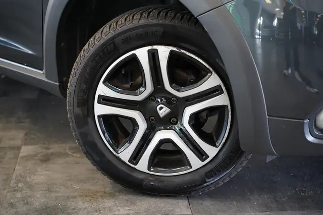 Dacia Sandero view 4