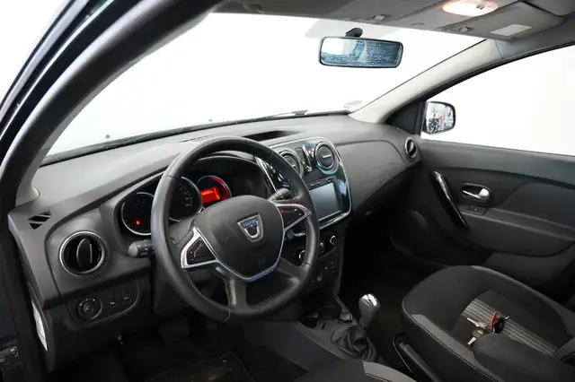 Dacia Sandero view 5