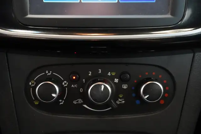 Dacia Sandero view 13
