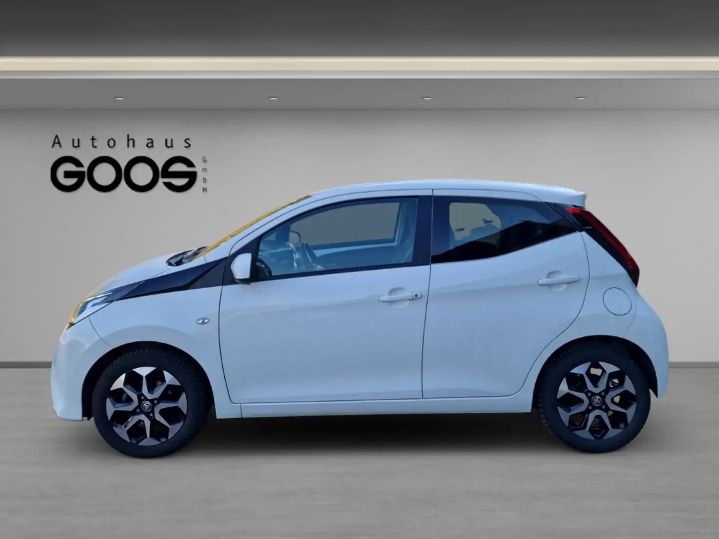 Toyota Aygo X-Play Connect Apple CarPlay Android Auto Musikstr Weiß - 2