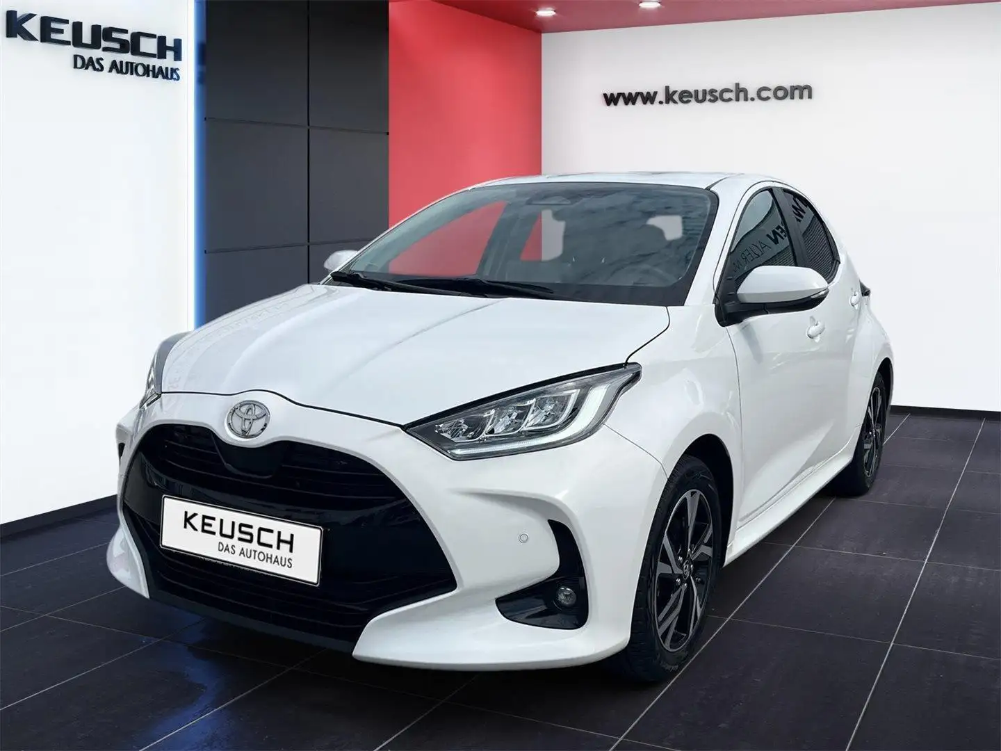 Toyota Yaris 1,5 VVT-i Hybrid Active Drive + Safety Paket Blanco - 1