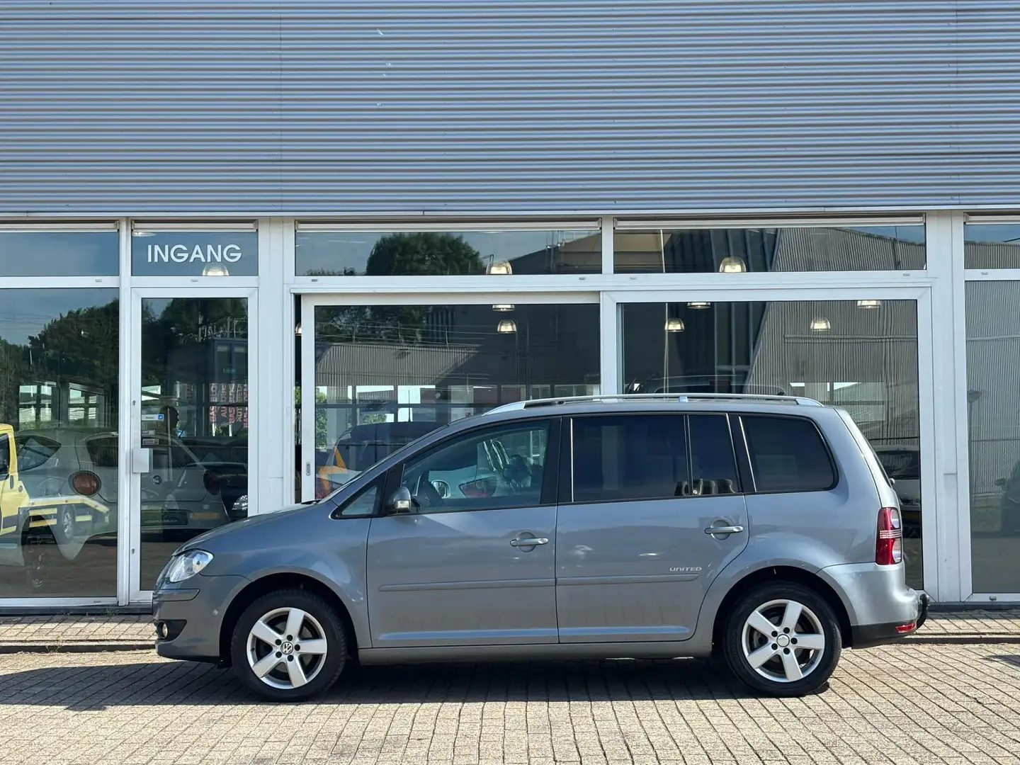 Volkswagen Touran 1.4 TSI 125PK / Navi / Climate / Cruise controle Серый - 2