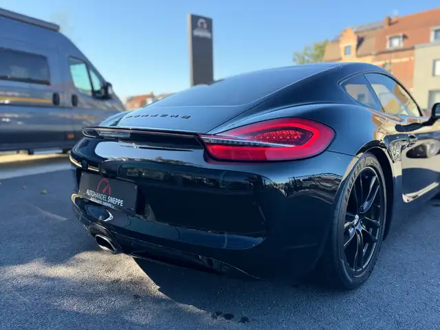 Porsche Cayman view 7