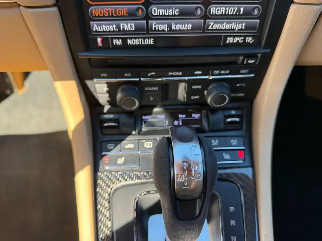Porsche Cayman view 22