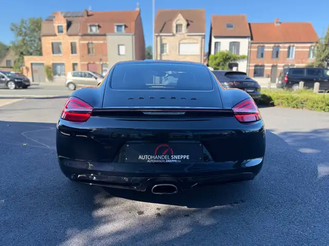 Porsche Cayman view 5