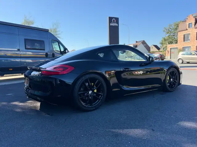 Porsche Cayman view 8