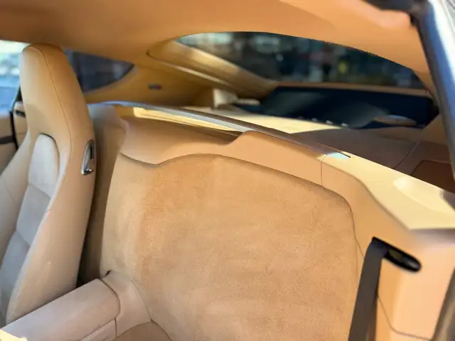 Porsche Cayman view 16