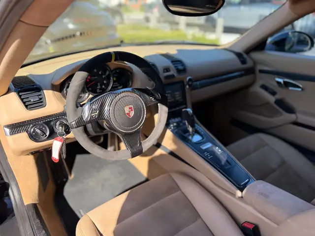 Porsche Cayman view 13