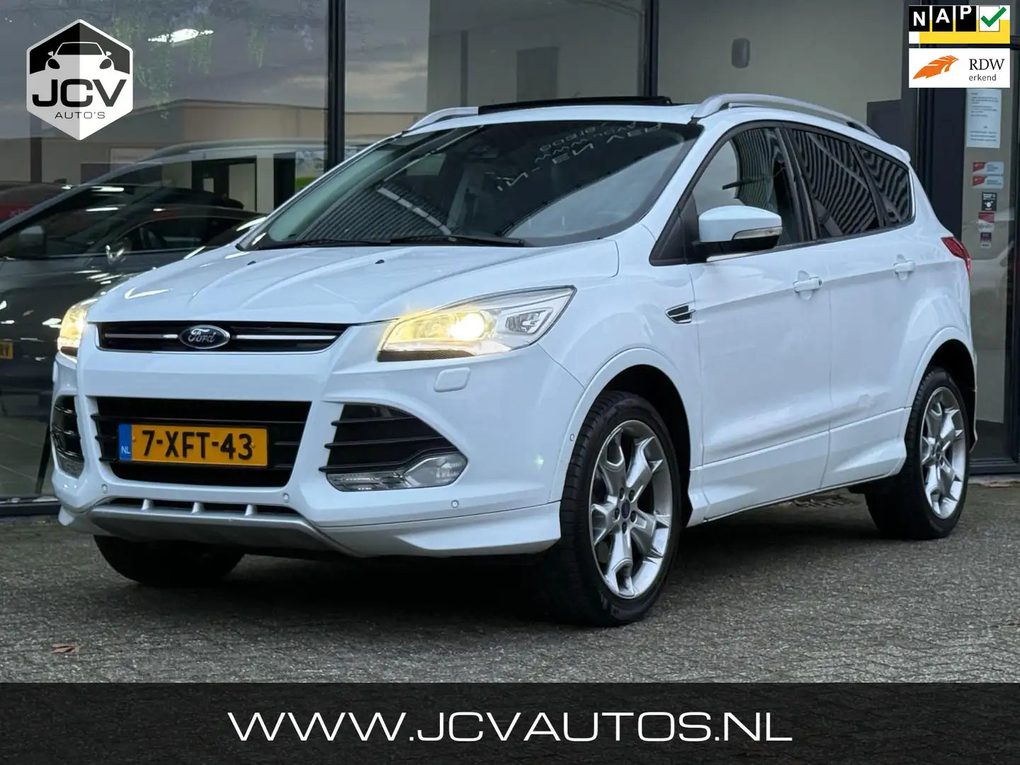 Ford Kuga 1.6 Titanium Plus 4WD PANO/CAM/TREKHAAK/APK/NAP Weiß - 1