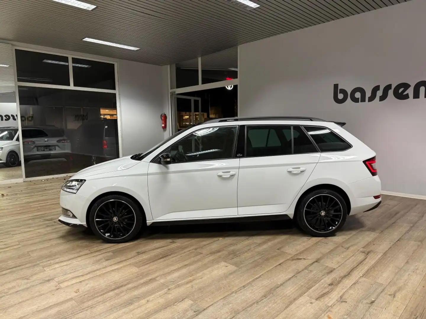 Skoda Fabia Combi 1.0 TSI Monte Carlo Weiß - 2