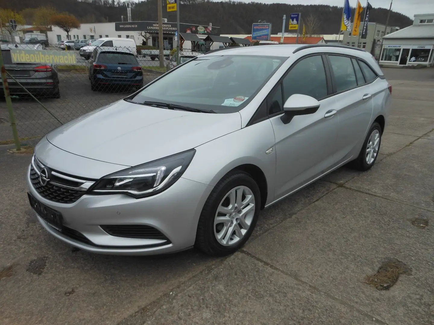 Opel Astra K Sports Tourer Edition**Wenig Kilometer** Silber - 1