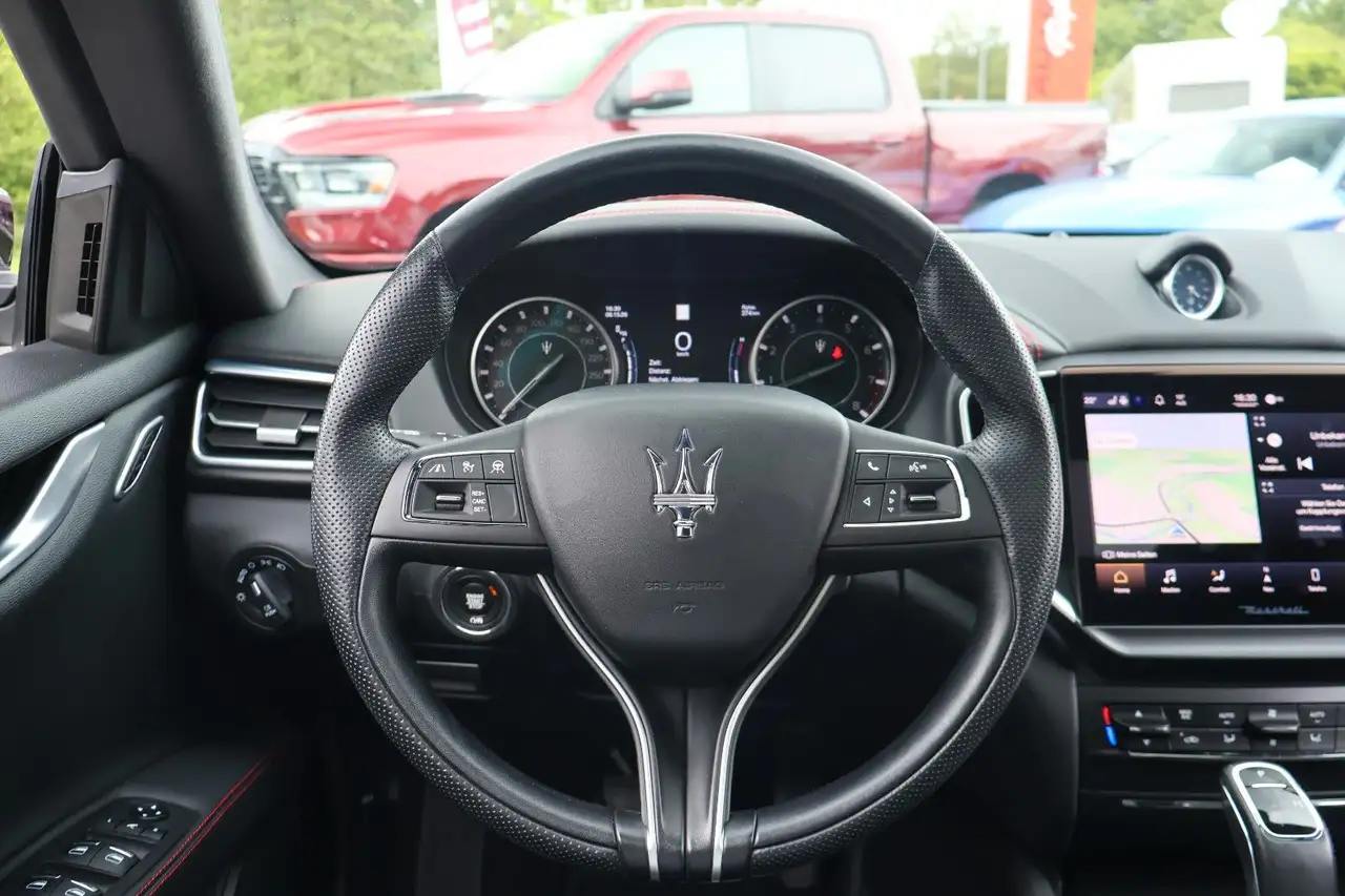 Maserati Ghibli 2021 — фото 12
