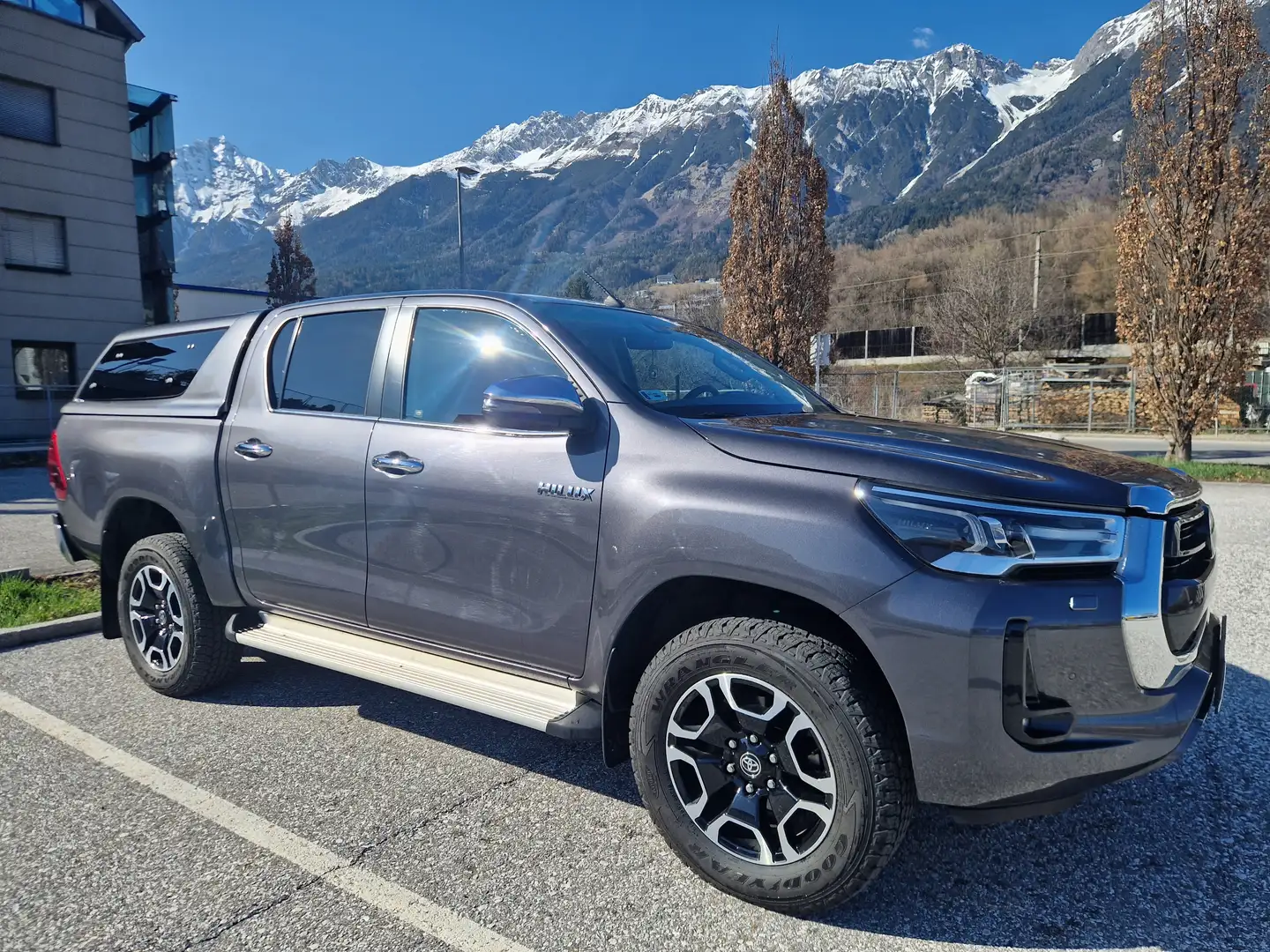 Toyota Hilux Hilux DK 4WD 2,8D SCHALTGETRIEBE! 3,5T AHK! Grau - 1