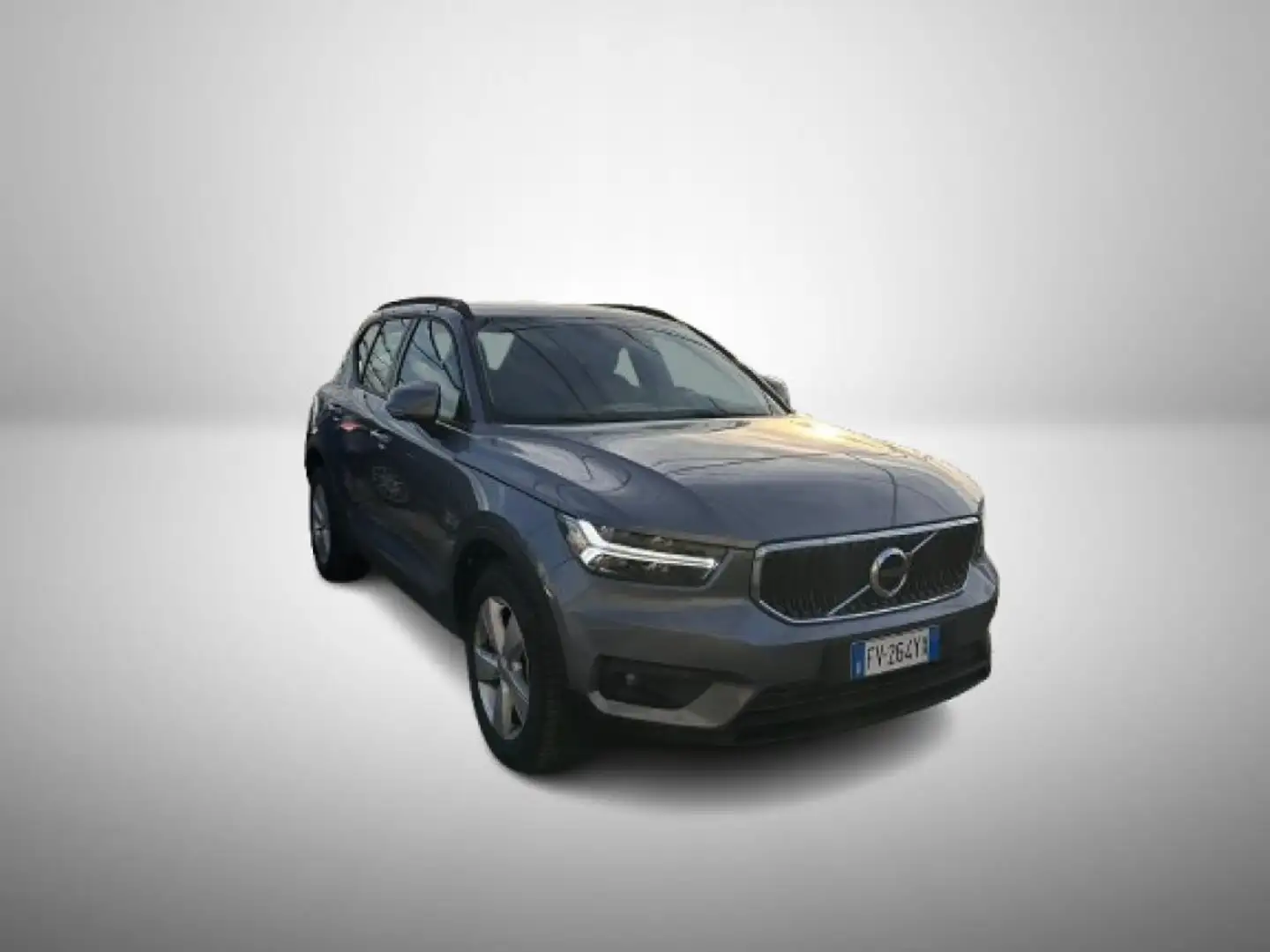 Volvo XC40 D3 AWD Geartronic Momentum Grigio - 1