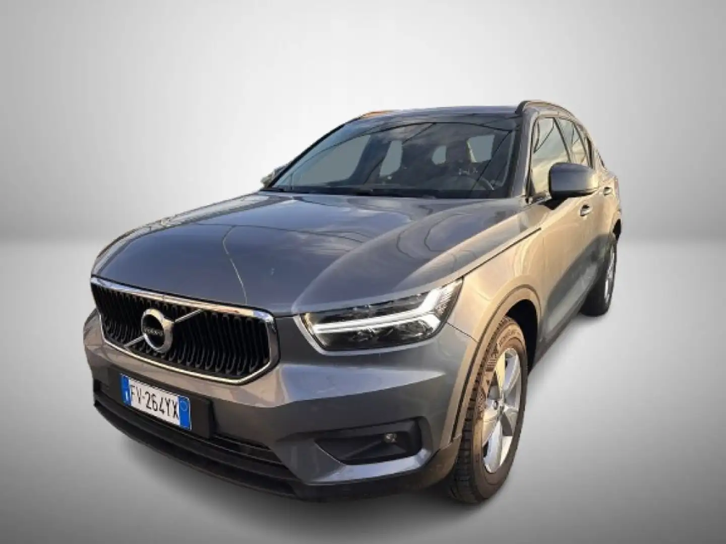 Volvo XC40 D3 AWD Geartronic Momentum Grigio - 2