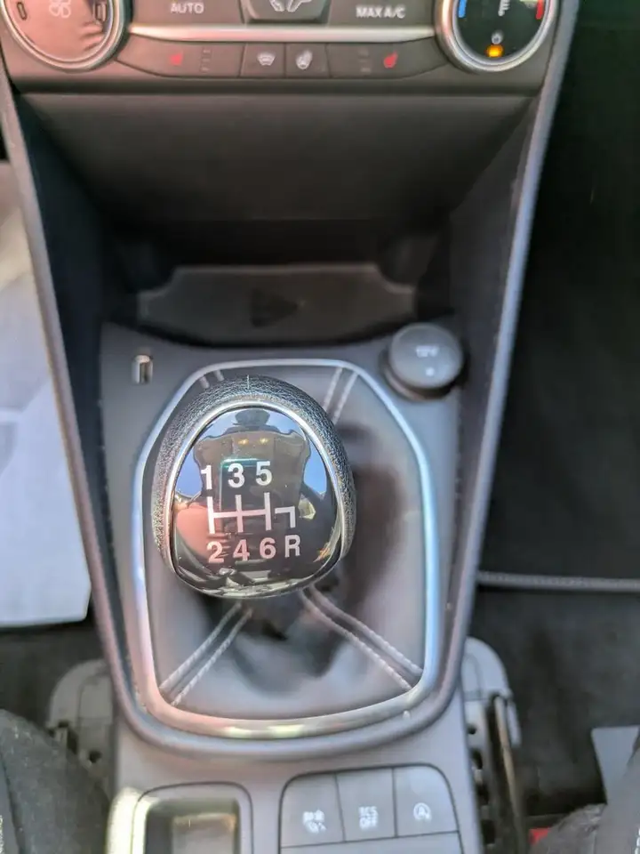 Ford Fiesta Active — photo 36