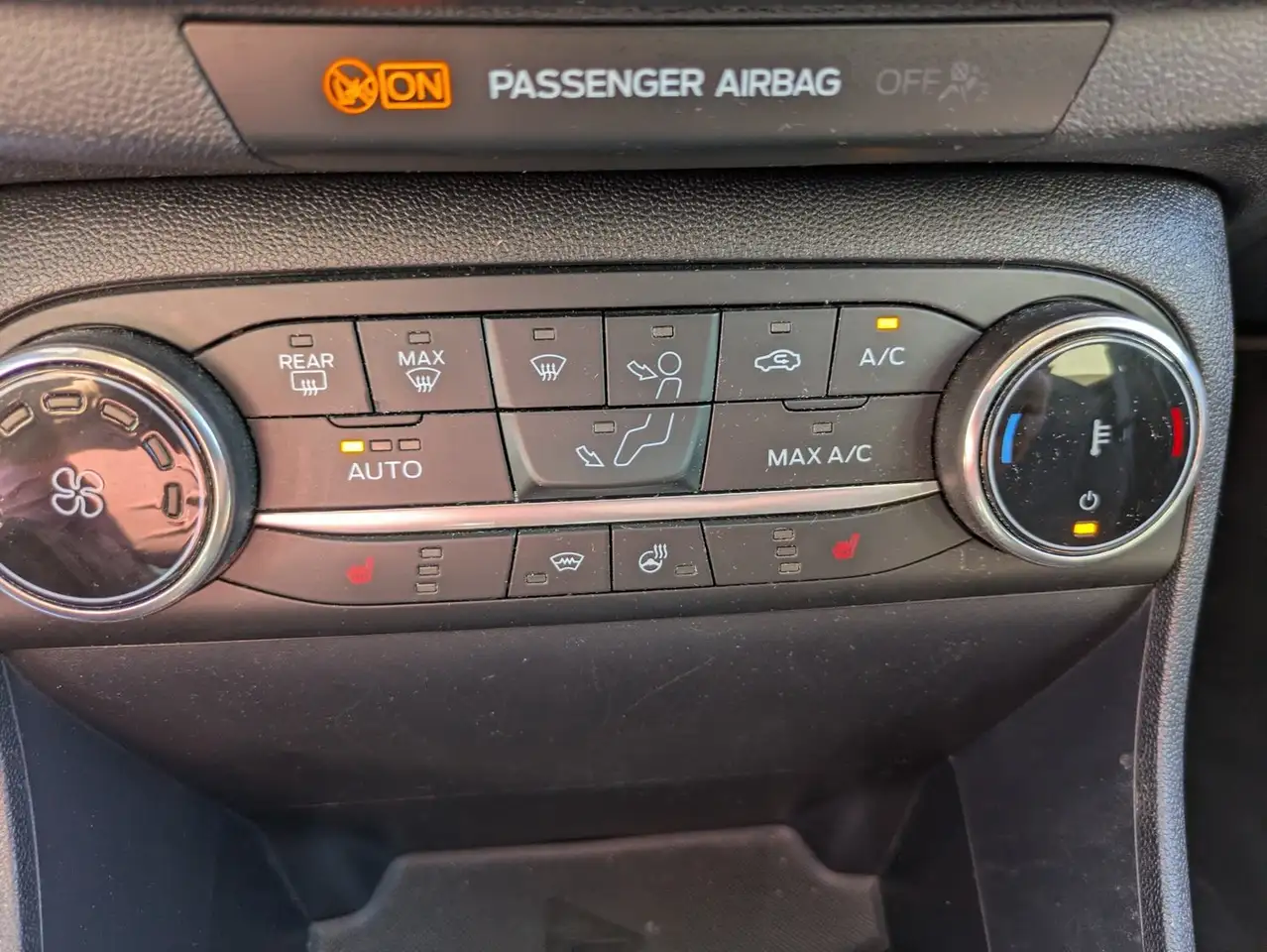 Ford Fiesta Active — photo 26