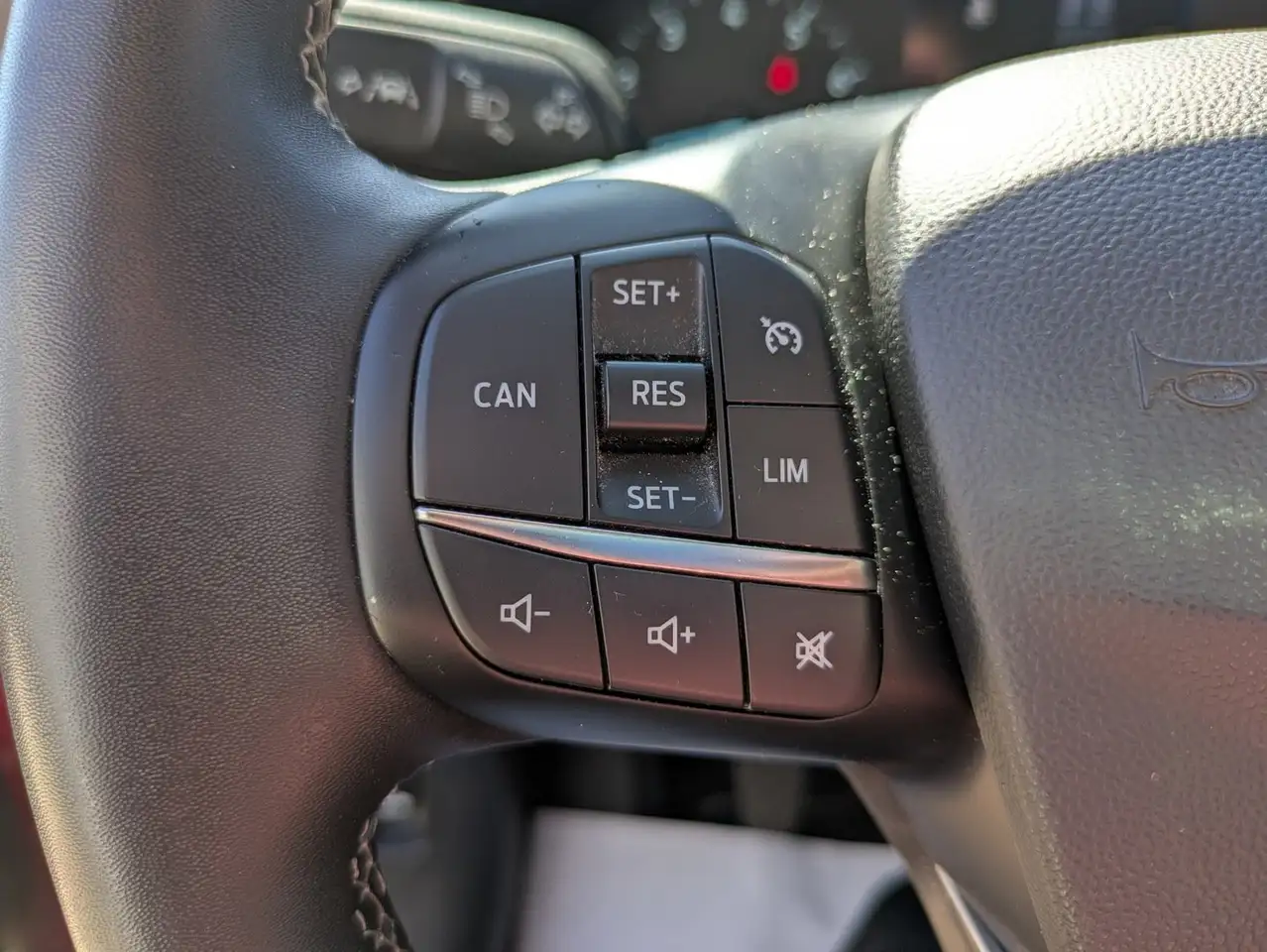 Ford Fiesta Active — photo 23