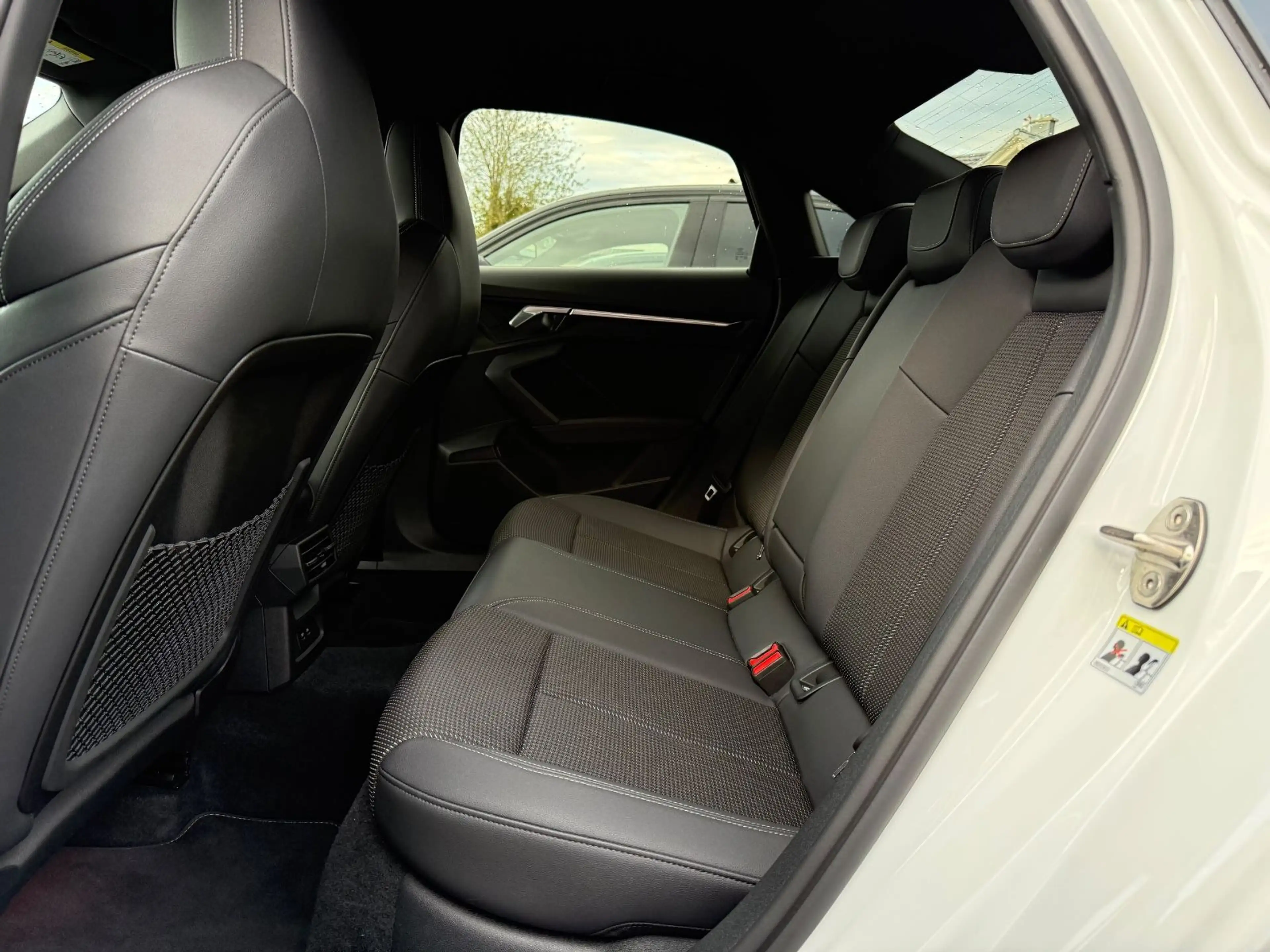 Audi S3 Limousine *CARBON*ACC*MATRIX*BLACK*KEYL*RCAM* — photo 12
