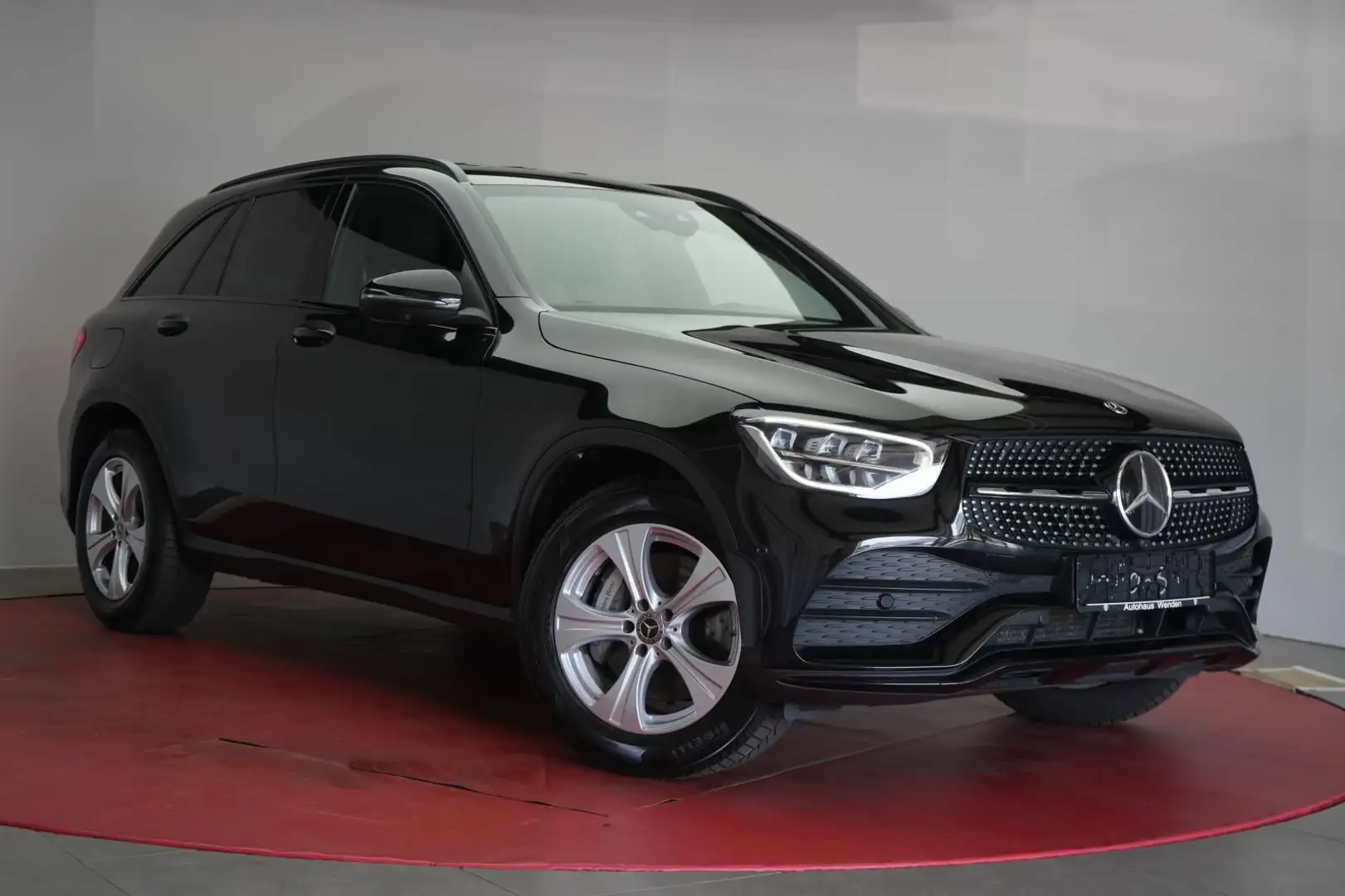 Mercedes-Benz GLC 220 d 4Matic 9G-Tronic AMG Line Schwarz - 1