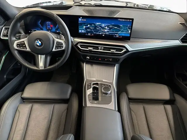BMW 3 Series view 9