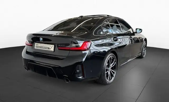 BMW 3 Series view 11