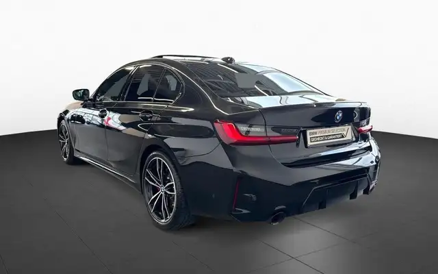 BMW 3 Series view 12