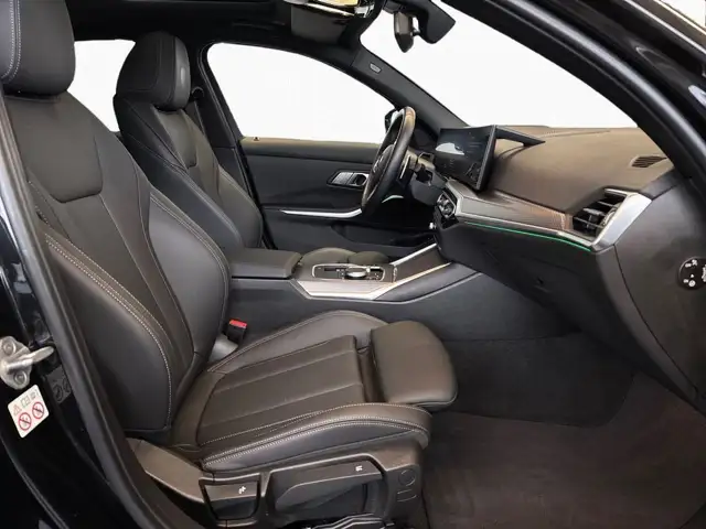 BMW 3 Series view 4