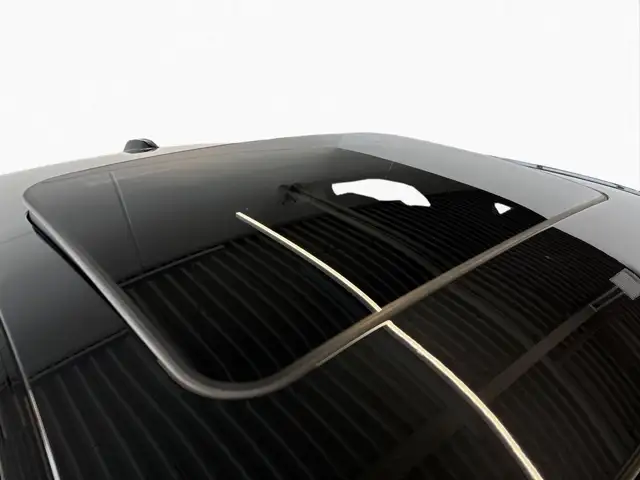 BMW 3 Series view 10