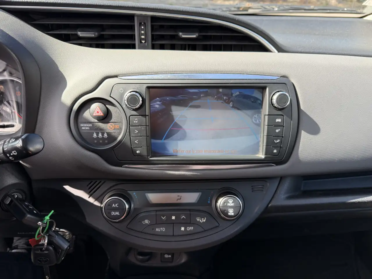 Toyota Yaris Yaris — photo 12