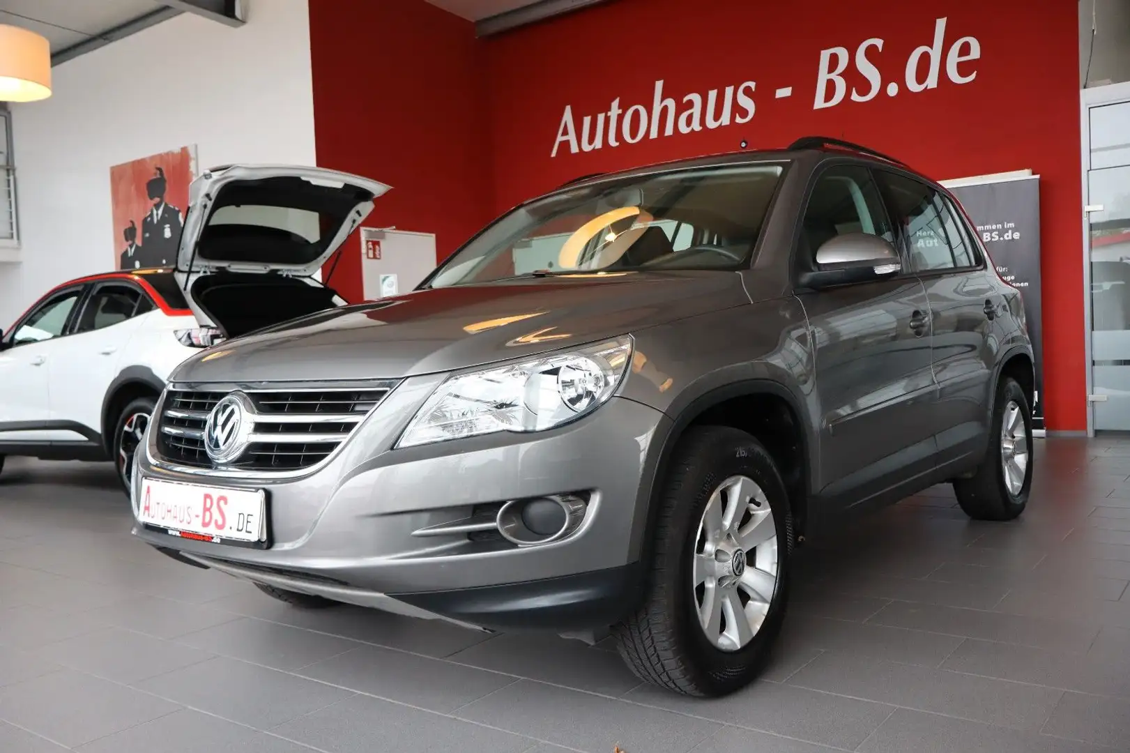 Volkswagen Tiguan Track & Field 4Motion,Scheckheft,AHK,1Hd Grijs - 1