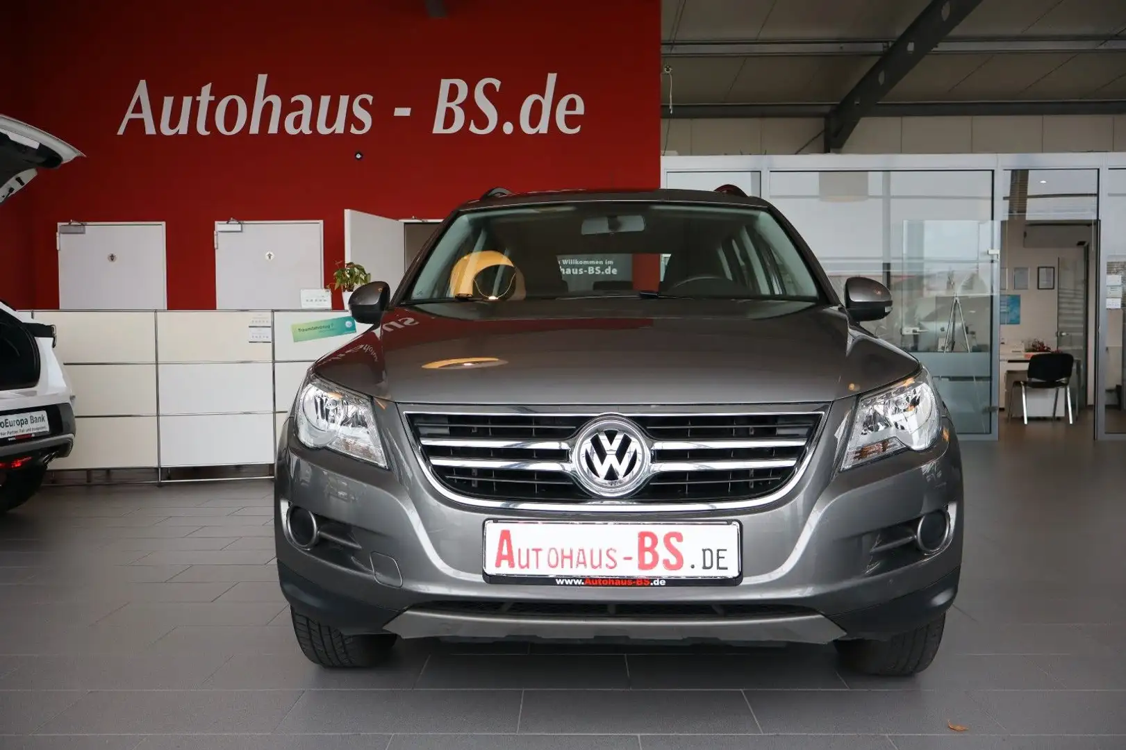 Volkswagen Tiguan Track & Field 4Motion,Scheckheft,AHK,1Hd Grijs - 2
