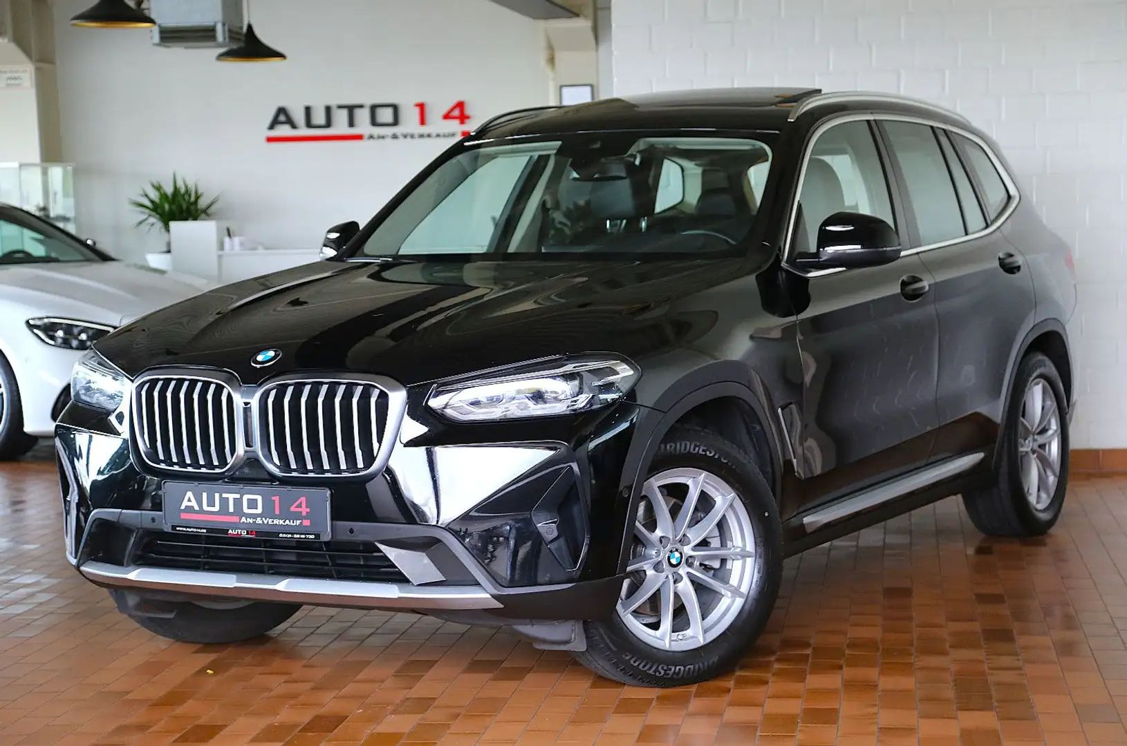 BMW X3 xDrive 20d LC+ Panorama LED AHK Kamera Standh Schwarz - 1