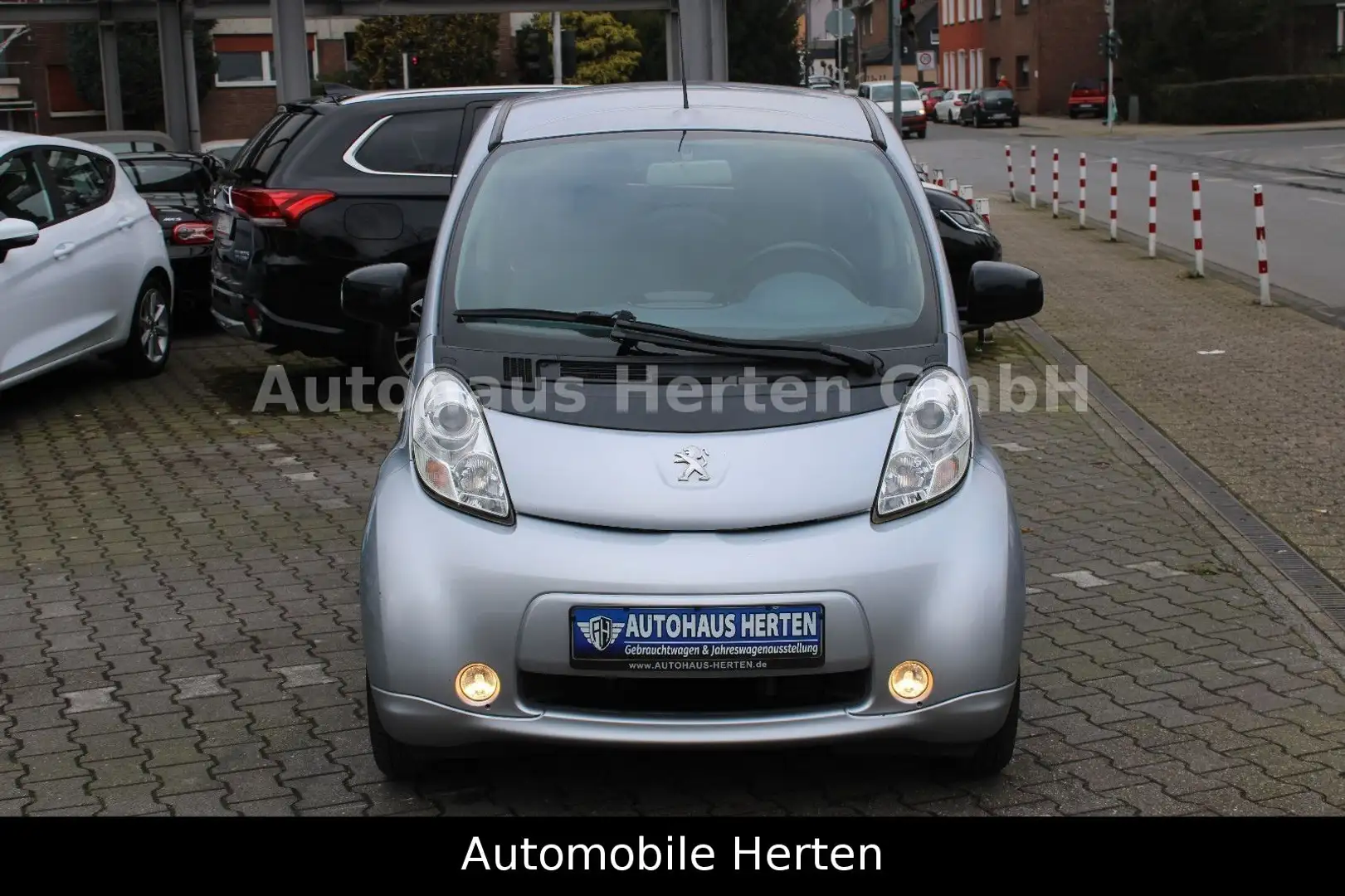Peugeot iOn Active*AUTOMATIK*ELEKTRO*KLIMA*5TÜRIG! Grau - 2