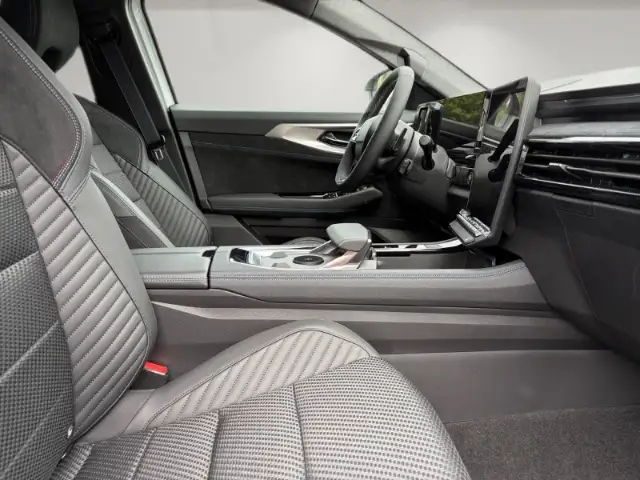 Renault Austral view 14