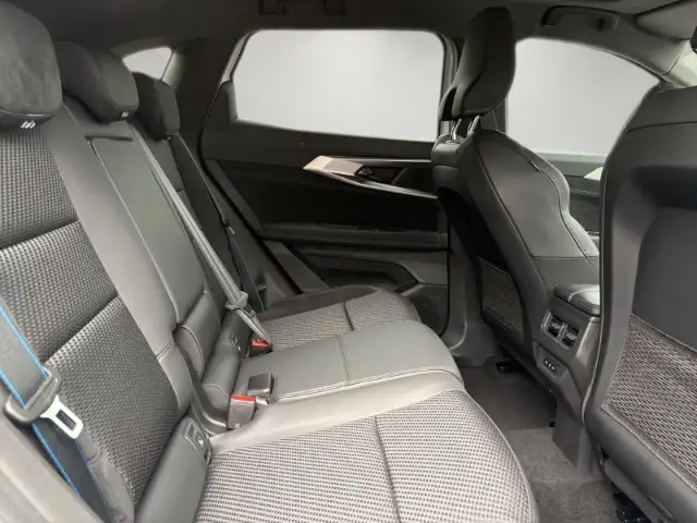 Renault Austral view 13
