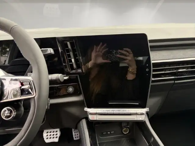 Renault Austral view 9