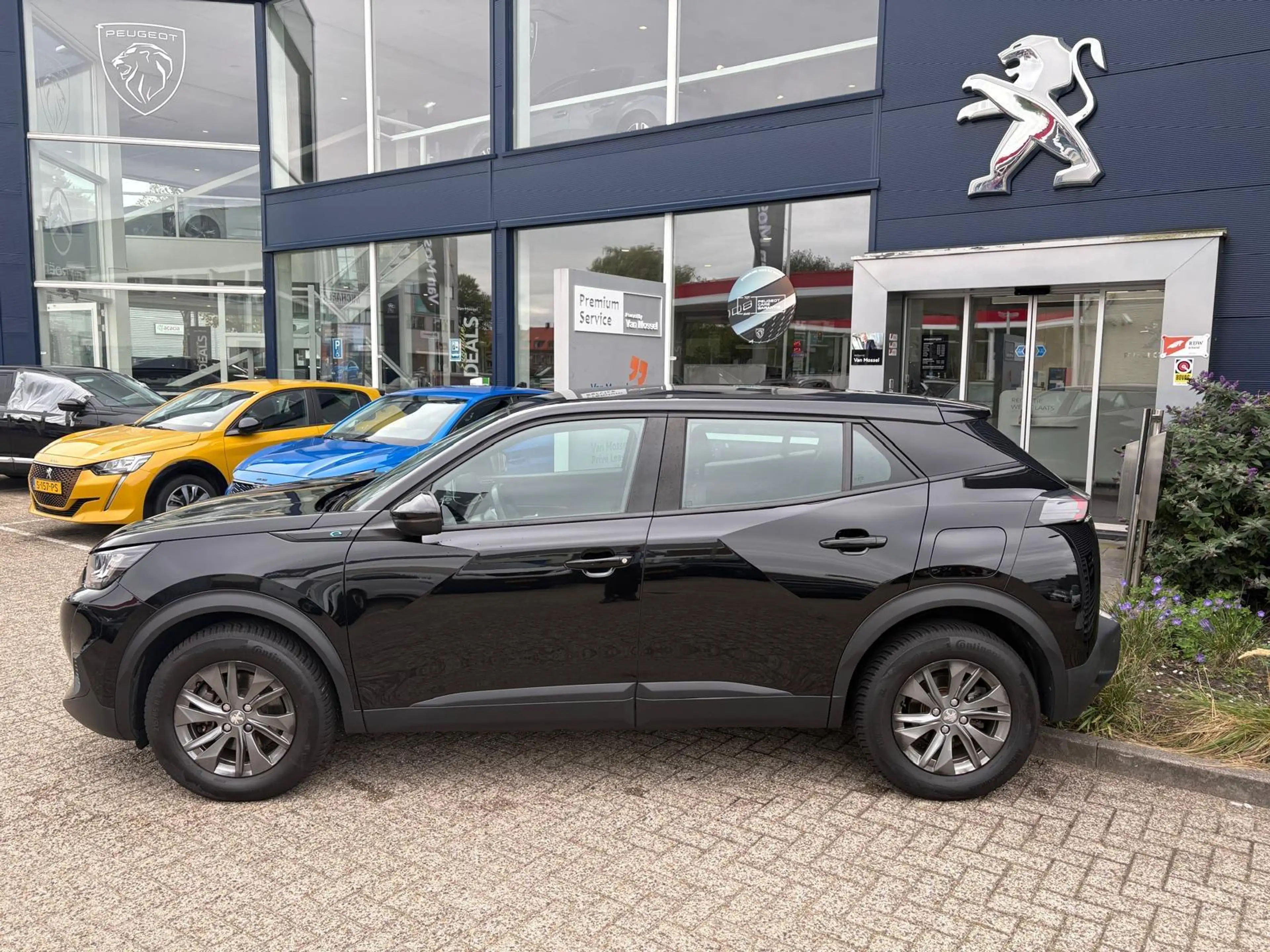 Peugeot e-2008 EV Active Pack 50 kWh — photo 4