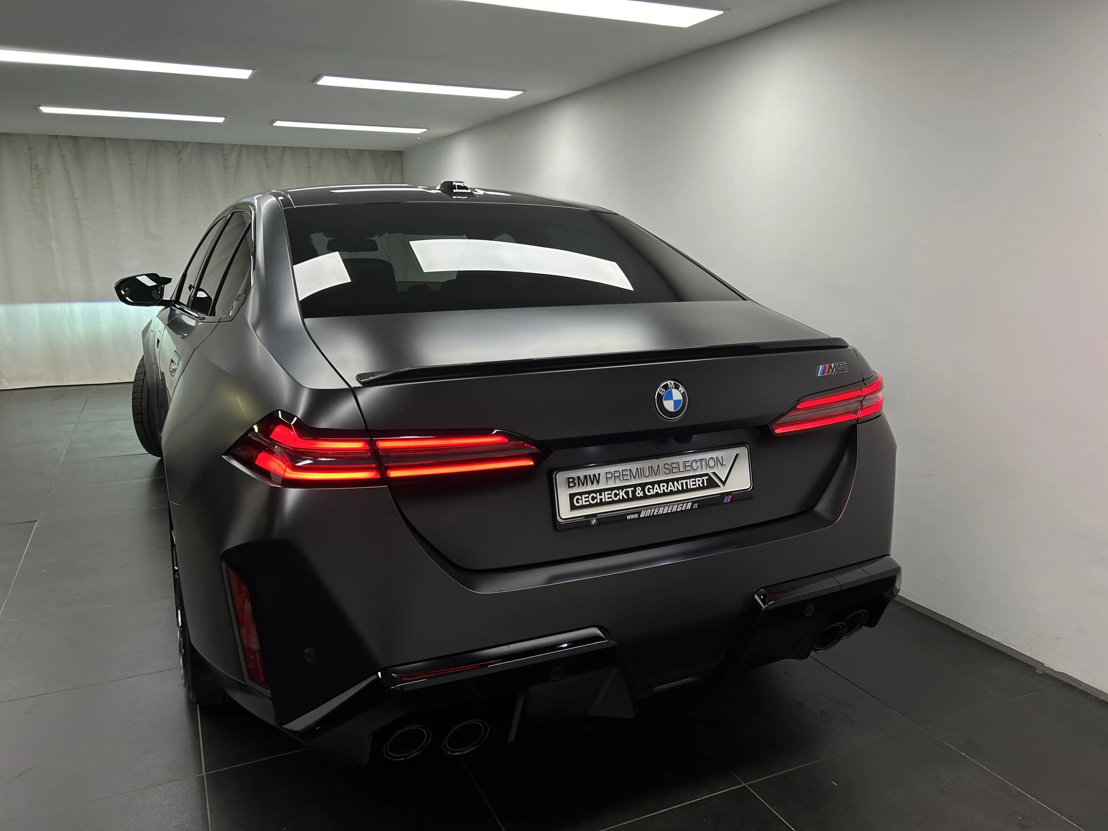 BMW M5 Limousine — photo 11