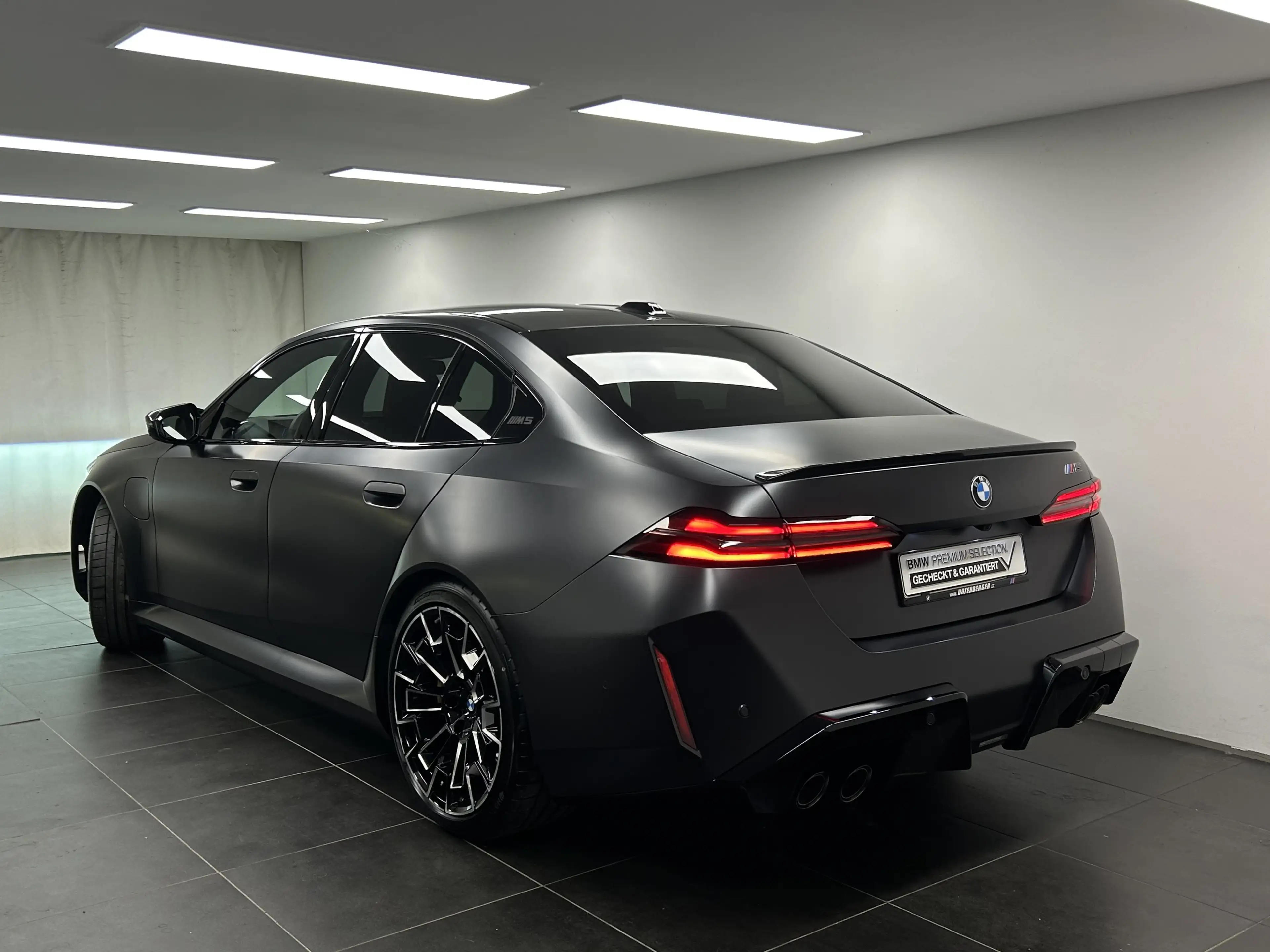 BMW M5 Limousine — photo 3