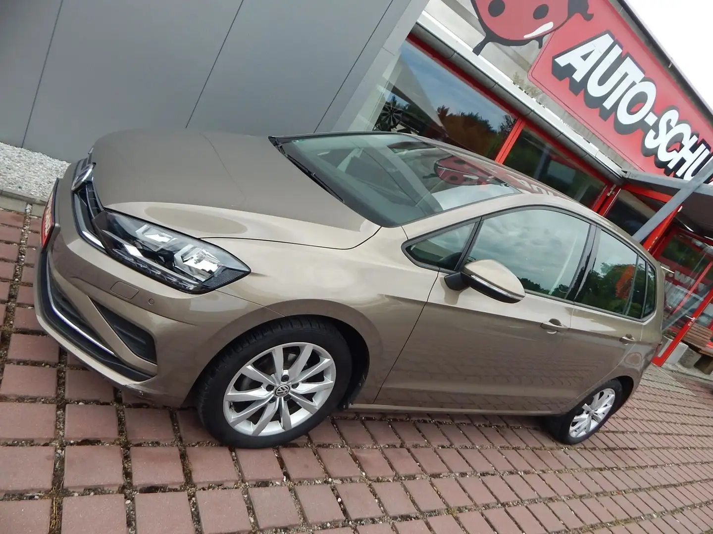 Volkswagen Golf Sportsvan VII Comfortline AHZV NAVI Brown - 1