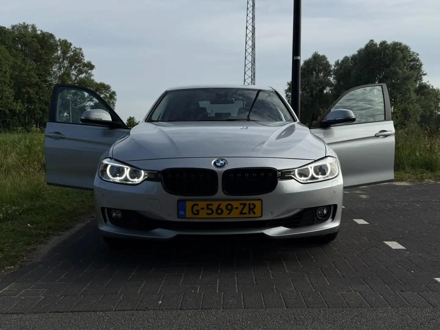 BMW 320 320, 320i, XDrive Grijs - 1