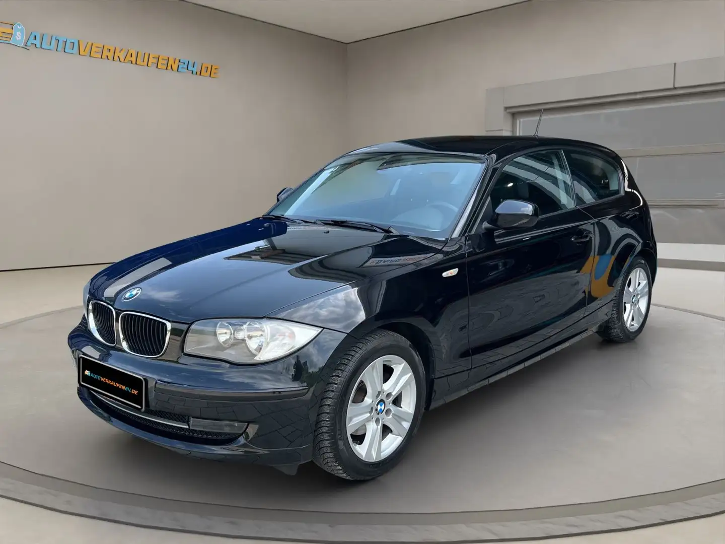 BMW 116 d Advantage SHZ BT PDC KLIMAAUT. NUR 79TKM! Noir - 1